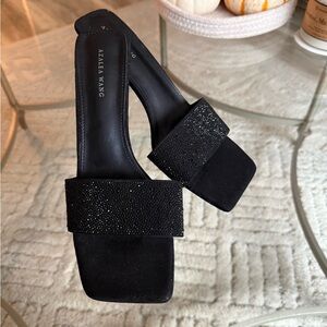 AKIRA Azalea Wang Black Slide Sandals